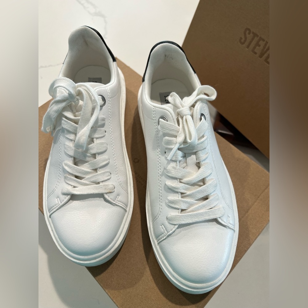 Steve Madden, Charlie sneaker size 8 Womens, white with black tab, worn once